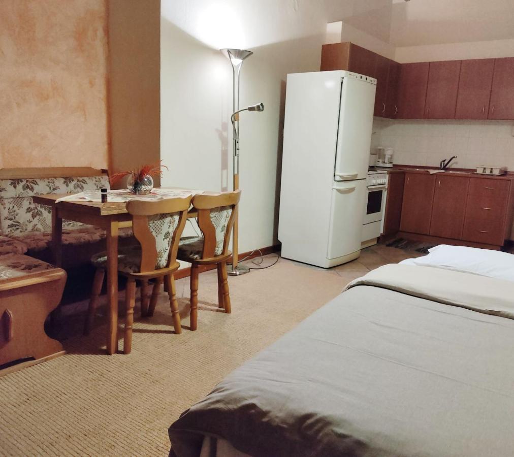 Klio Guesthouse Портария Экстерьер фото