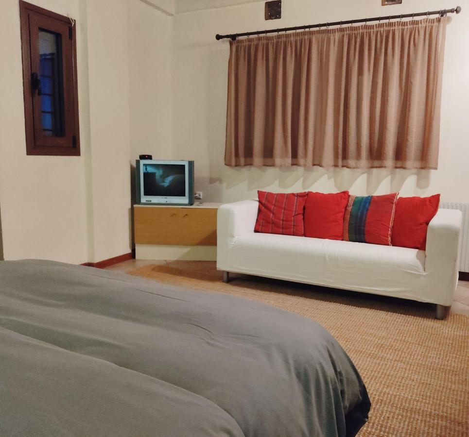 Klio Guesthouse Портария Экстерьер фото